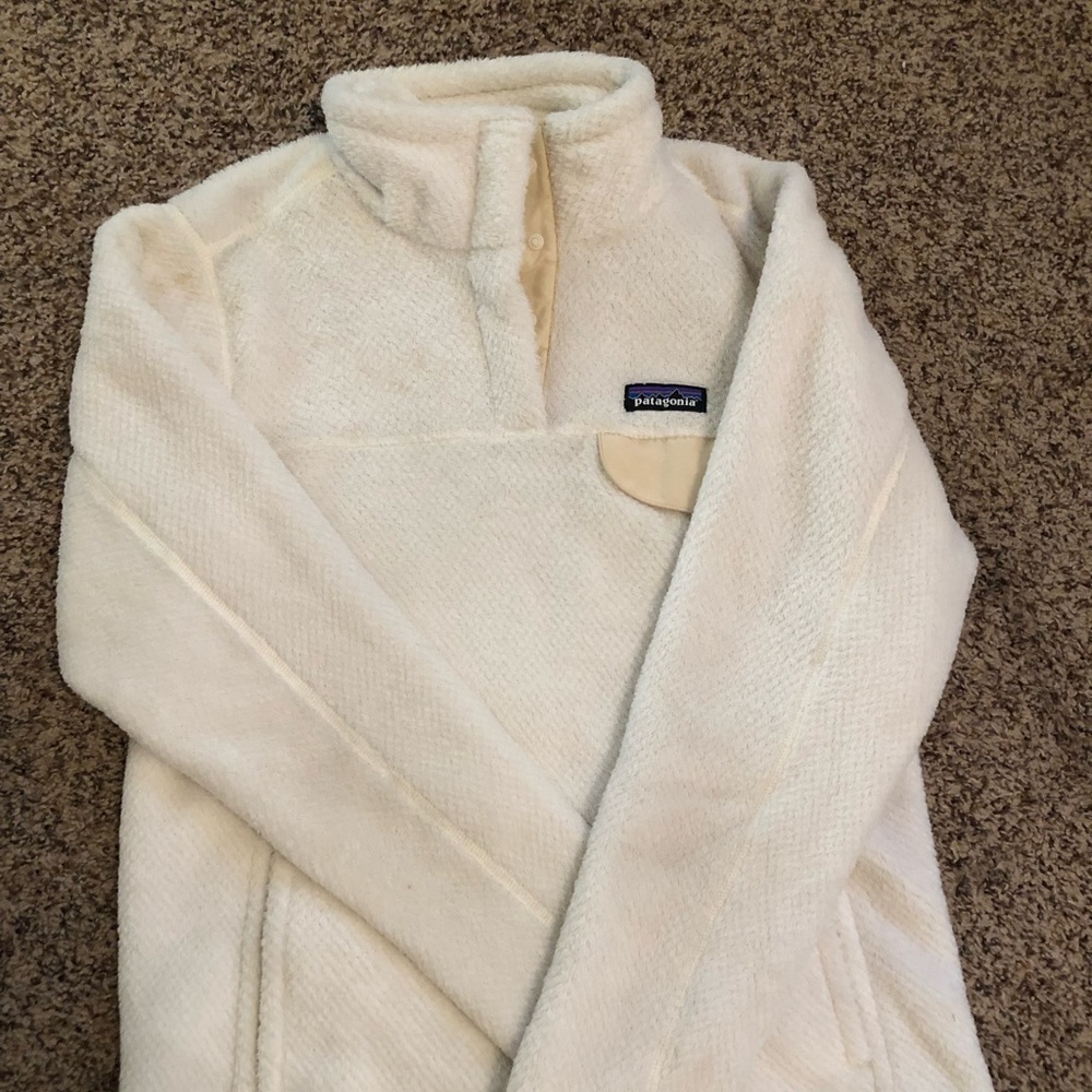 Patagonia white/cream Sherpa style pull over